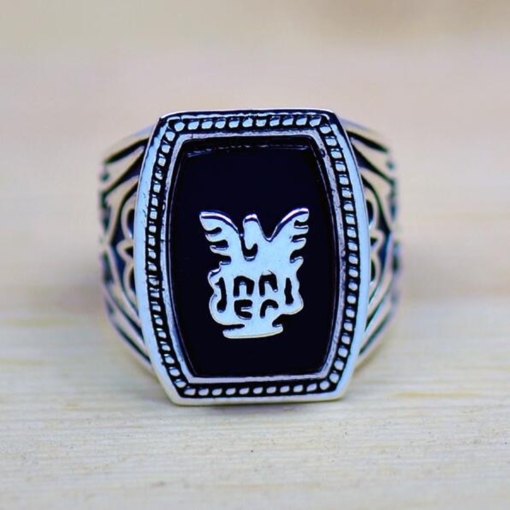 The Vampire Diaries Gilbert Family Ring